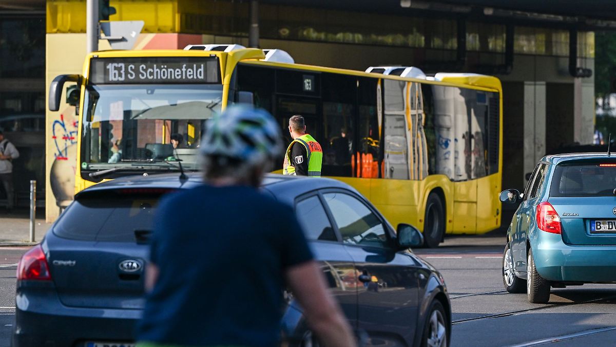 Berlin & Brandenburg: Polizei: Handynetz kann durch Stromausfall gestört sein