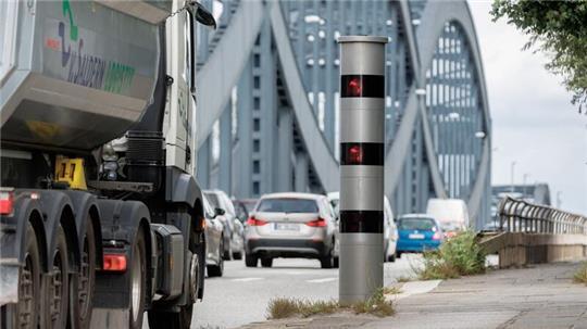 Hamburg nimmt Geld weniger durch Raser ein