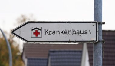 Hessen: Radfahrerin stirbt nach schwerem Unfall in Wiesbaden