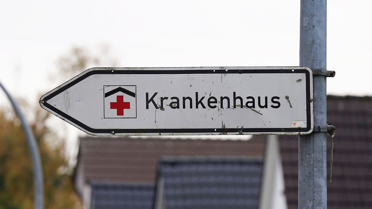 Hessen: Radfahrerin stirbt nach schwerem Unfall in Wiesbaden