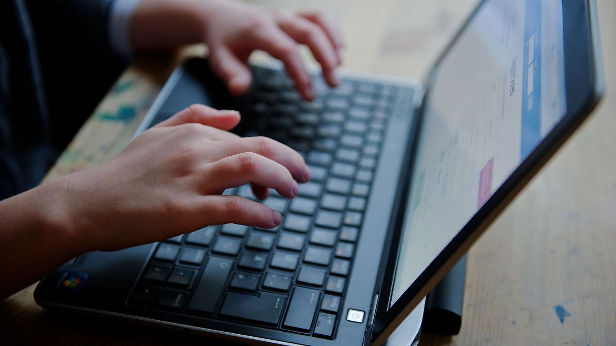 Berlin & Brandenburg: Brandenburg will Schutz vor Belästigung im Netz verbessern