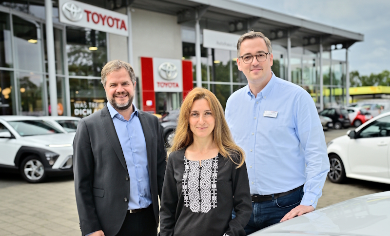 Erfolgsgeschichte für die Wirtschaft: IHK-Fachkräfteberatung bringt Autohaus und Ukrainerin zusammen