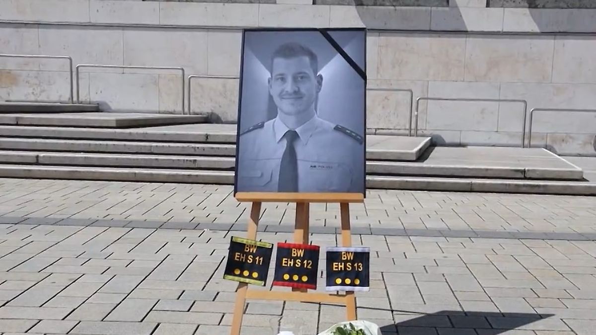 Auf Markt Menschen niedergestochen: Polizist in Mannheim getötet - Täter muss lange in Haft