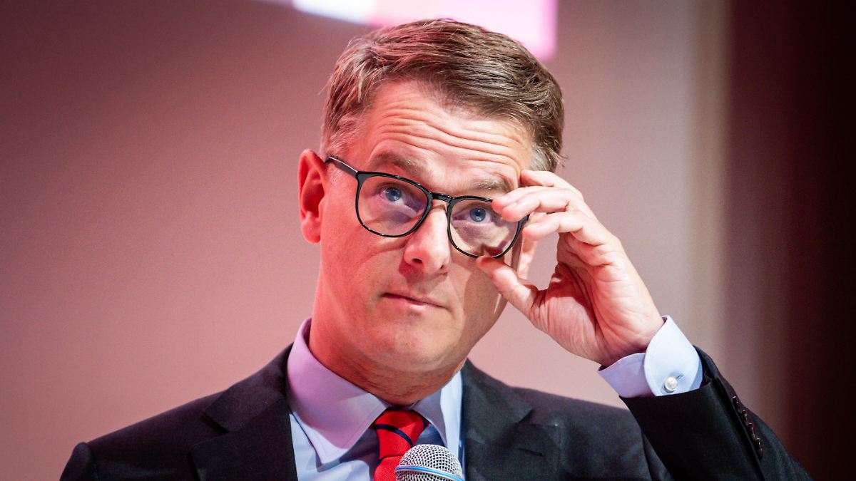 "Stehen mit Rücken zur Wand": Linnemann fordert eine Neuauflage der Agenda 2010