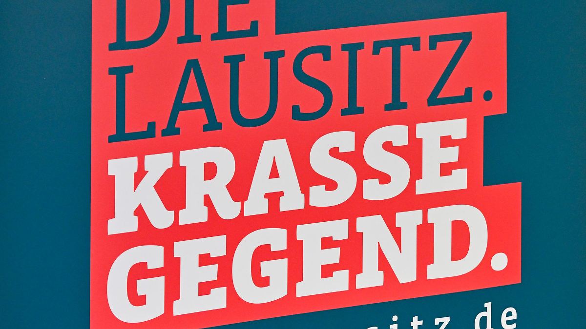 Berlin & Brandenburg: Regionalzug rollt in neuem Look in "krasse Gegend" Lausitz