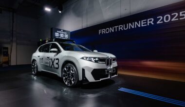 BMW BERLIN-MARATHON mit der Neuen Klasse – Neuer BMW iX3 erstmals im „Renneinsatz“.