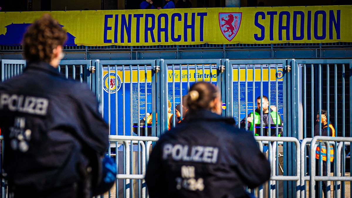 Niedersachsen & Bremen: Vor Zweitliga-Derby: Braunschweig lehnt Polizei-Forderung ab