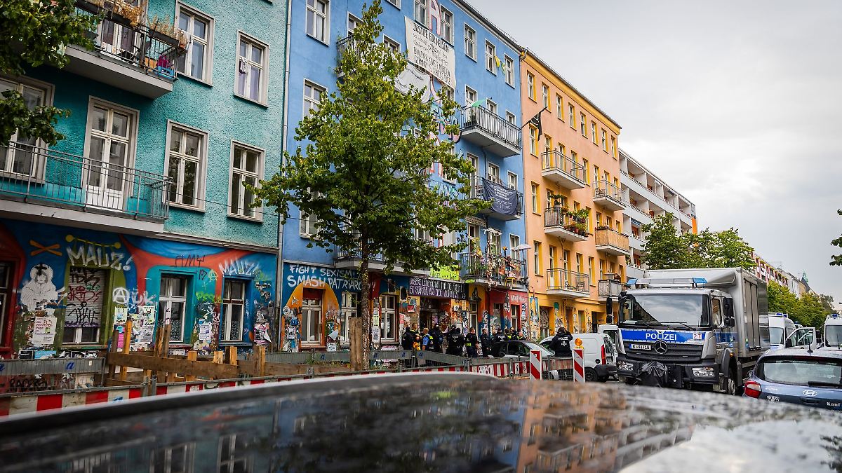 Berlin & Brandenburg: Gericht verhandelt über Räumungsklagen zu "Rigaer 94"