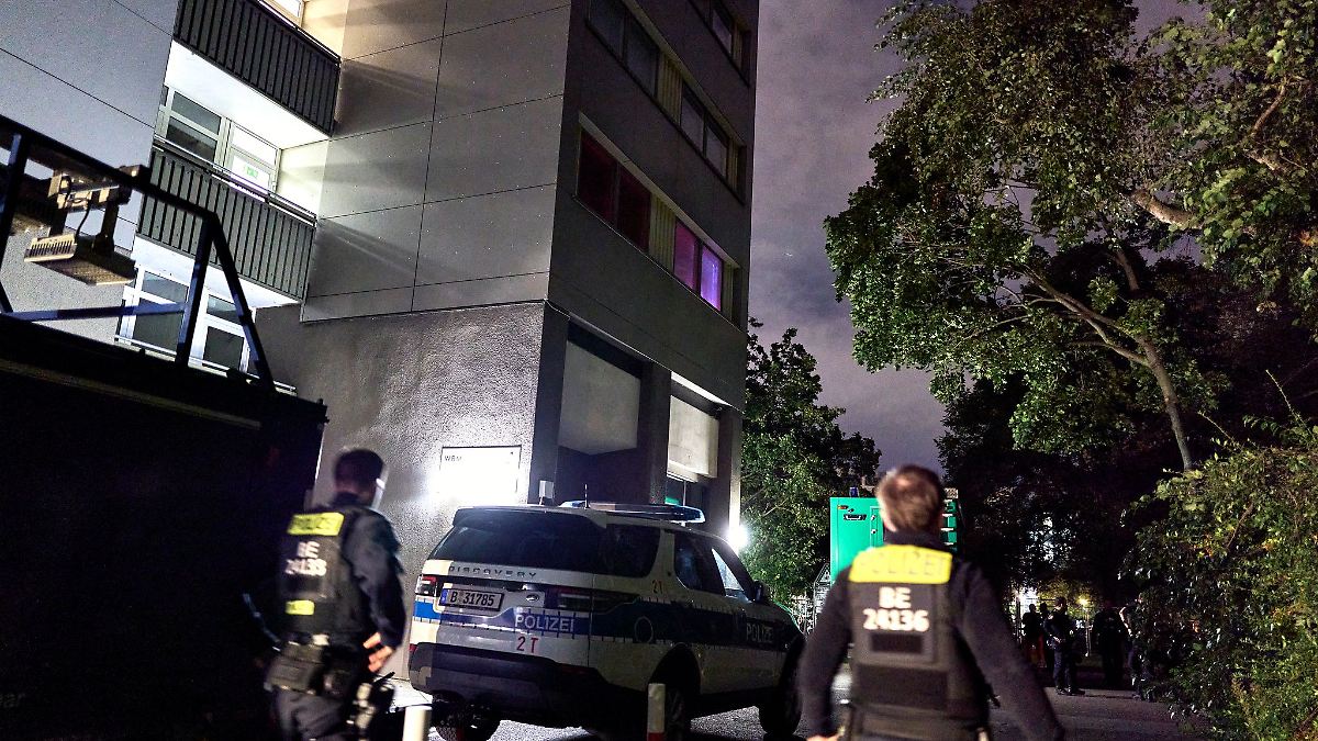 Berlin & Brandenburg: Evakuierung nach Fund von Weltkriegsbombe in der Spree