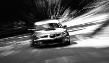 Mannheim: 19-Jähriger flüchtet vor Polizei und verursacht Unfall mit 100.000 Euro Schaden