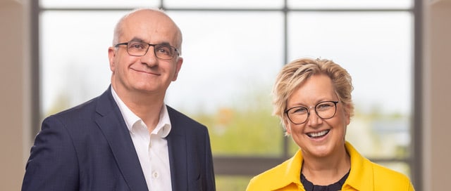 Die beiden ehemaligen Vorsitzenden, Prof. Dr. Manfred Bayer, Rektor der TU Dortmund, und Prof. Dr. Tamara Appel, Rektorin der FH Dortmund. (Foto: windo e. V.)