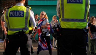 Rechte Proteste in Großbritannien: Keine Hotels für Asylsuchende