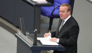 Warnung im Bundestag: Pistorius: Russland provoziert Nato gezielt mit Luftraumverletzungen durch Drohnen und Jets