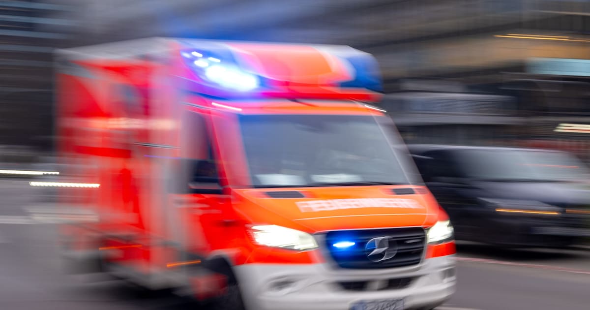 E-Rollerfahrerin von zwei Fahrzeugen erfasst