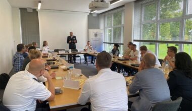 POL-WI: +++ Ausbildungsstart beim Freiwilligen Polizeidienst +++