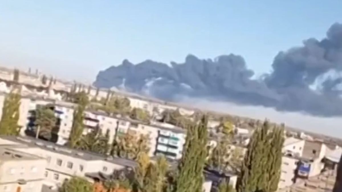 Rauchsäule über Salawat: Ukraine trifft russische Treibstofffabrik - schon wieder