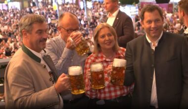 Söder stichelt gegen Berlin: Merz gibt sich bei Oktoberfest ganz volksnah