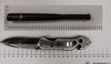 BPOL NRW: Hauptbahnhof Münster - Bundespolizei stellt Messer und Schlagstock bei ...