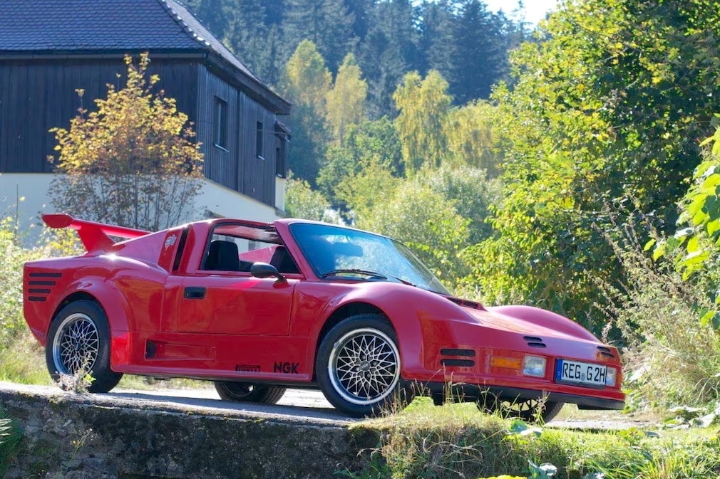 Sportwagen Gepard II stehend von der Seite