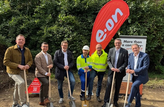 Pressemeldung: Spatenstich: Westconnect startet Glasfaserausbau in Baesweiler