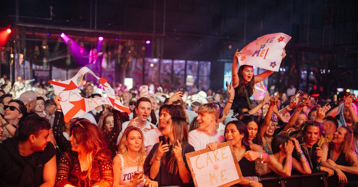 Steve Aoki bringt Rheinriff zum Beben! Fotos