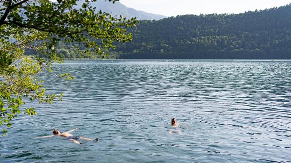 Sommer, Sonne, Schüttelfrost: Warum man sich auch bei warmem Wetter unterkühlen kann