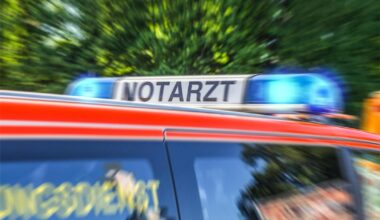 Radfahrerin stirbt nach Kollision mit Linienbus