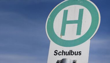Niedersachsen & Bremen: Busfahrer lässt Schüler nicht aussteigen