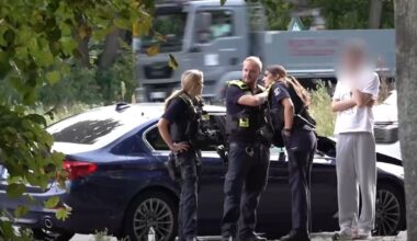Rote Ampel in Berlin ignoriert: Auto fährt in Gruppe - Betreuerin und Kinder verletzt