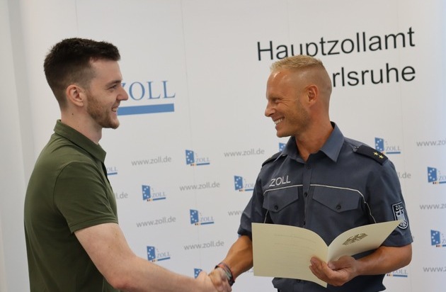 HZA-KA: Start ins Berufsleben beim Zoll/ Über 1.700 Nachwuchskräfte beginnen ...