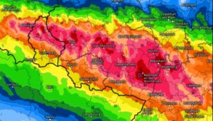 Das rote Band bringt in den kommenden 24 Stunden erhebliche Regenmengen nach Rheinland-Pfalz. - Grafik: Kachelmannwetter 