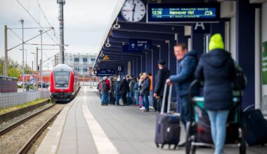 Niedersachsen & Bremen: Bahnlinie zur Küste dicht: Was Herbsturlauber wissen sollten