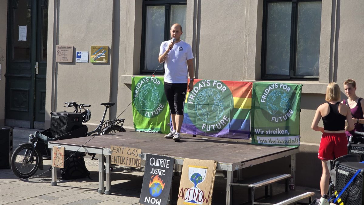Fridays for Future demonstrierte in Halle gegen fossile Politik und leere Klimaversprechen – Kritik an OB Vogt – bis zu 1000 Teilnehmer an Raddemo – Du bist Halle