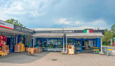 Front des NRW Einkaufsmarktes