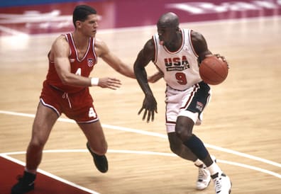 Der Anführer des US-Dream-Teams: Michael Jordan (r.).