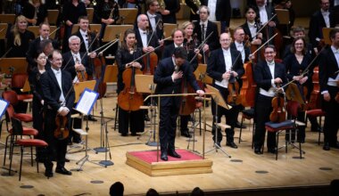 Musik - Nach Absage in Belgien: Dirigent Shani in Berlin gefeiert - Bayern
