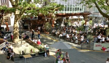 Stadt Wiesbaden: Sommermarkt auf Mauritiusplatz hat Einzelhandel belebt