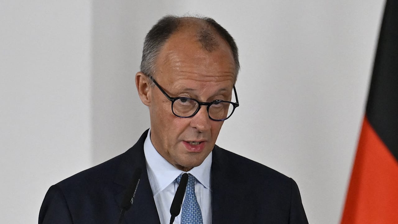 Welchen Kurs verfolgt der Kanzler? Zickzack-Merz in Sachen Israel | Politik