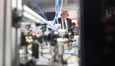 Delegationstrip - Kretschmann in Frankreich: „Das muss flutschen“ - Politik