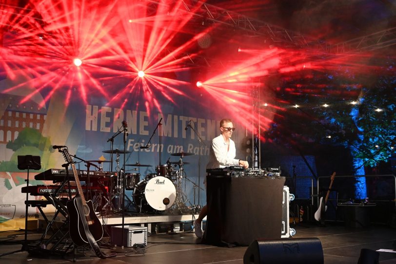 DJ Carib legt am Abend als Headliner auf.