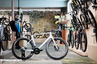 Das Cube Agree C:62 SLT ist traditionell der Preiskracher im Rennrad-Segment.