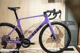 Das Cube Agree C:62 SLX kommt mit der neuen SRAM Force AXS 2x12-Gruppe für 3.999 €.