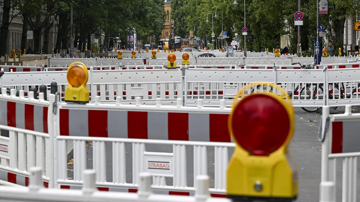 Wir bitten um Missverständnis: In Berlin ist Parken nur im absoluten Halteverbot erlaubt