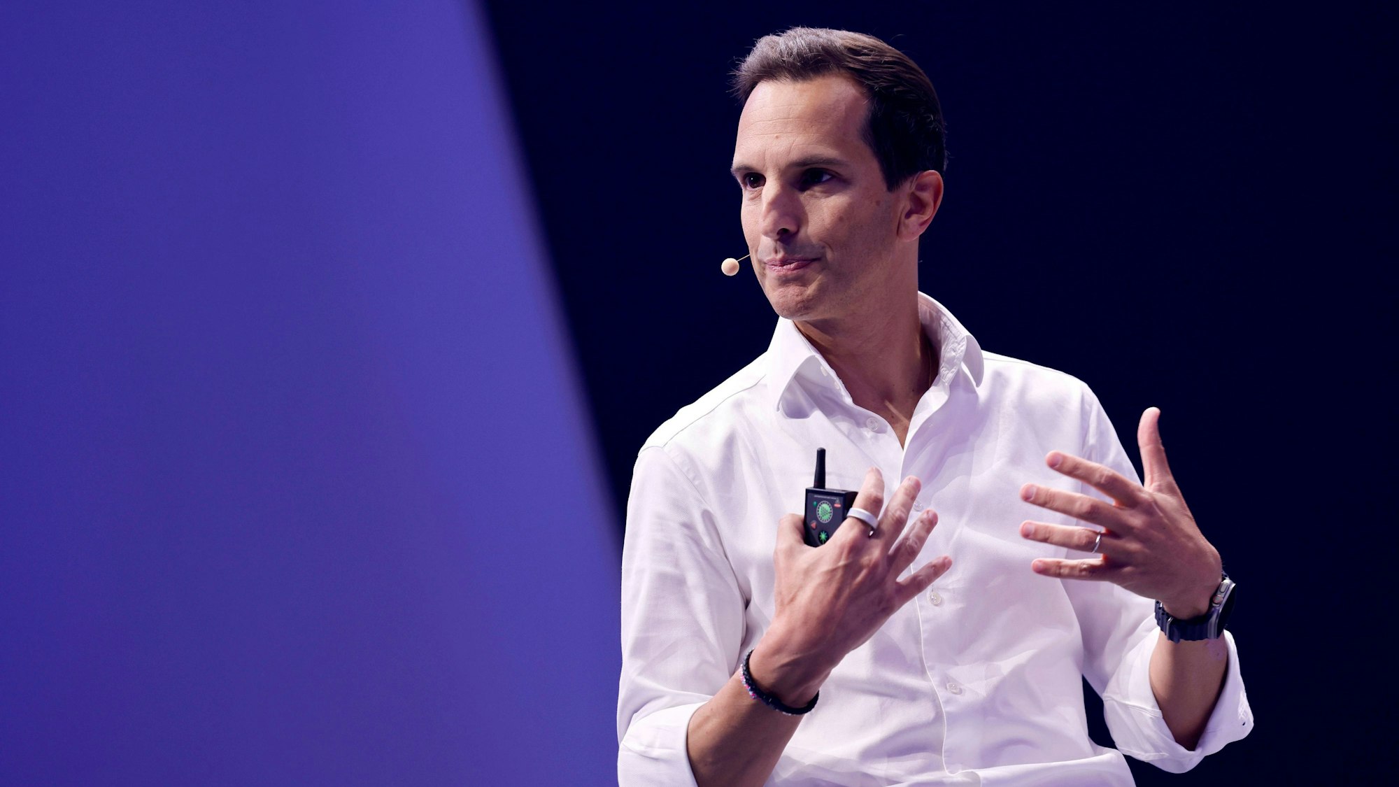 Manager Rodrigo Diehl, Vorstandsmitglied Deutsche Telekom AG, spricht im Rahmen von Europas führender Digitalisierungsinitiative auf Entscheider-Level DIGITAL X Focus AI im Confex der Koelnmesse. Köln, 10.09.2025 NRW Deutschland *** Manager Rodrigo Diehl, Member of the Board of Management Deutsche Telekom AG, speaks as part of Europes leading digitalization initiative at decision-maker level DIGITAL X Focus AI at the Confex of Koelnmesse Cologne, 10 09 2025 NRW Germany Copyright: xChristophxHardtx