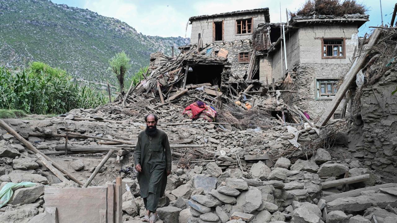 Schwierige Rettungsarbeiten nach Erdbeben in Afghanistan