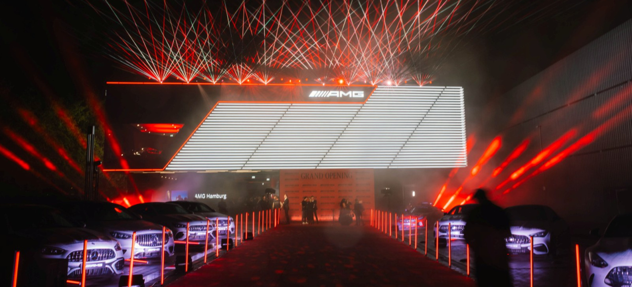 AMG Brand Center in Hamburg eröffnet: Über 1.400 Quadratmeter Ausstellungs- und Servicefläche für ein intensives AMG Markenerlebnis - News - Mercedes-Fans