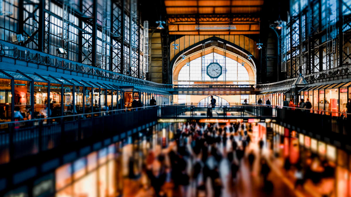 Hauptbahnhof Hamburg: Ein Ort, der alles ist – zwischen Moloch und Ersatz-Zuhause