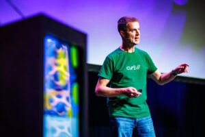 Abbildung 1: Daniel Stenberg bei seinem Vortrag in Amsterdam. Quelle: Linux-Foundation