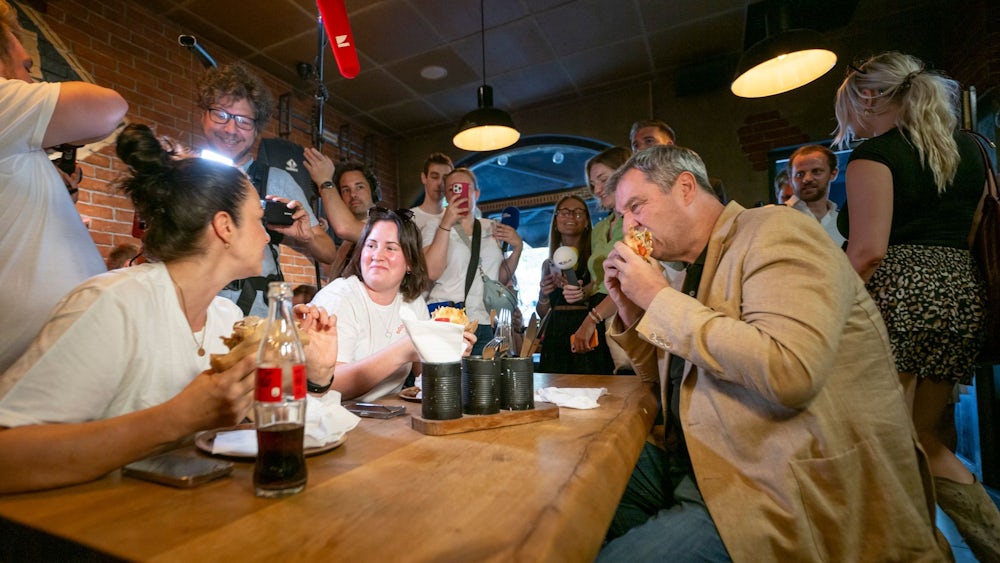Bayerns Ministerpräsident Markus Söder ist Döner-Fan und gehörte zu den Politikern, die sich für eine Beibehaltung der derzeitigen Regeln einsetzen. (Archivbild)