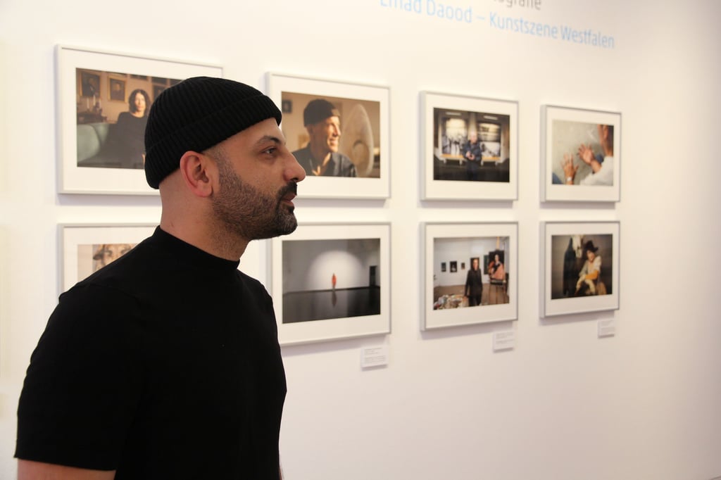 Ausstellung mit Porträtfotos von Emad Daood im Stadtmuseum Münster